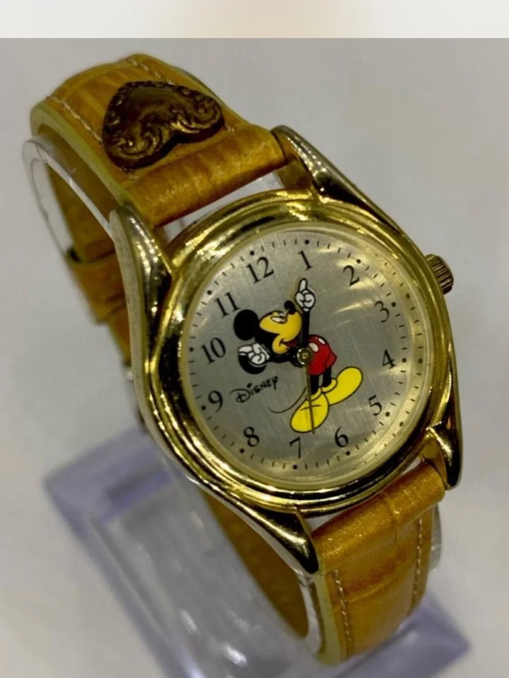 Disney *** Mickey Mouse Ladies Gold-Tone Watch /  Tan Strap * Collectors *^*